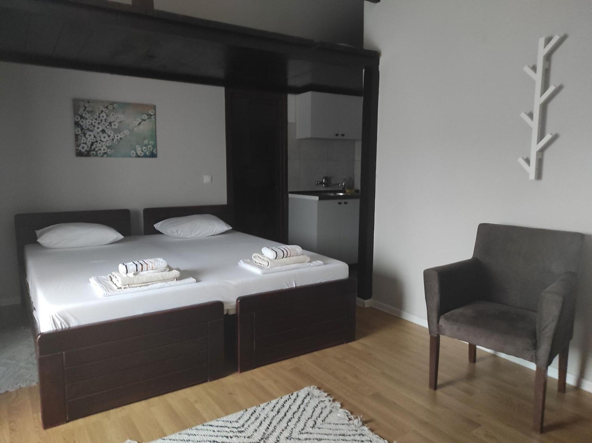 Apartments & Accommodation Stojic ノヴィ・サド エクステリア 写真